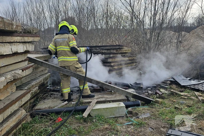 Brandstichting in bouwafval