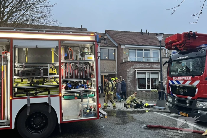 Persoon gewond bij flinke woningbrand