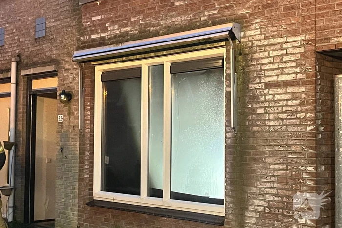 Persoon gewond bij flinke woningbrand