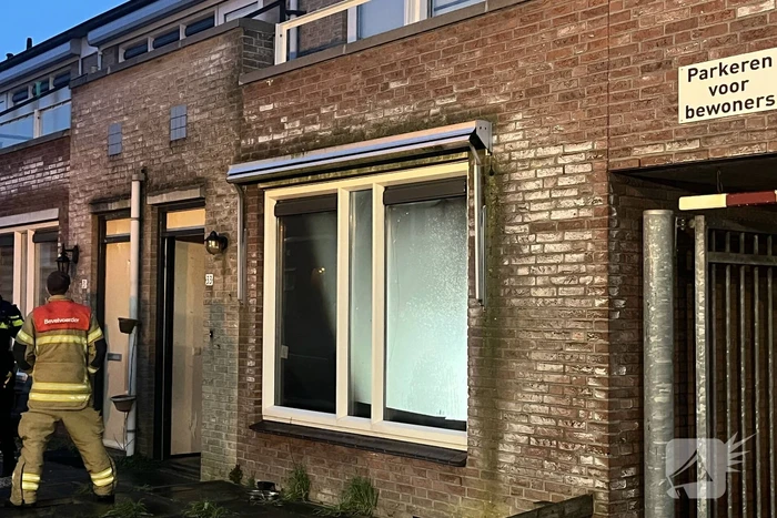 Persoon gewond bij flinke woningbrand