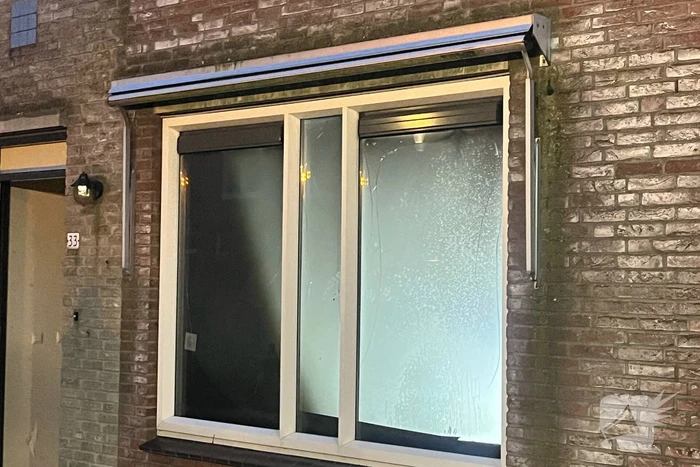 Persoon gewond bij flinke woningbrand
