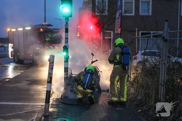 Scooter brandt volledig af