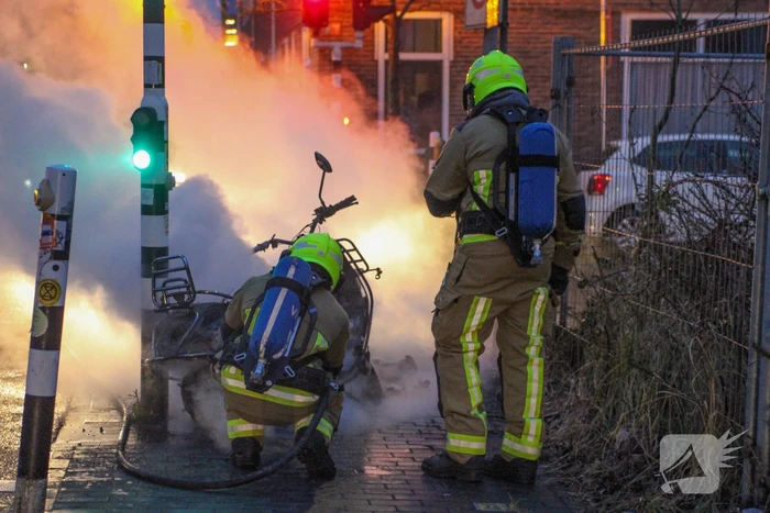 Scooter brandt volledig af