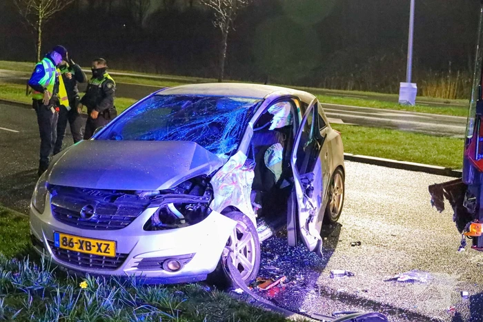 Lijnbus en auto betrokken bij aanrijding
