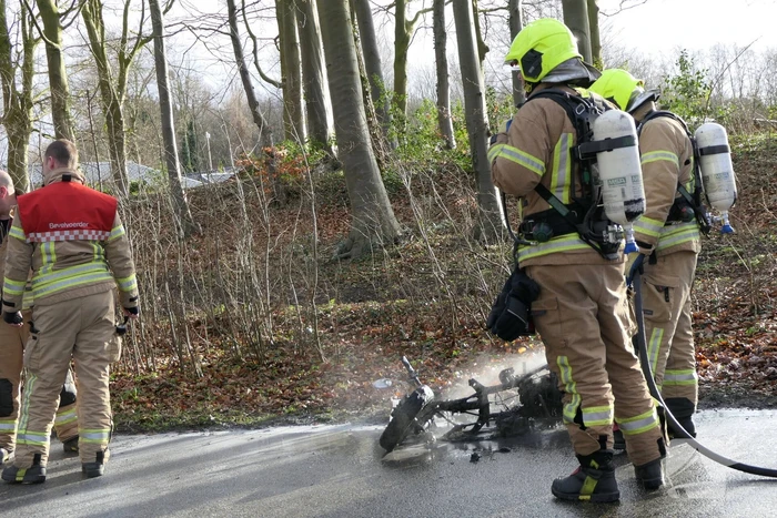 Scooter volledig uitgebrand