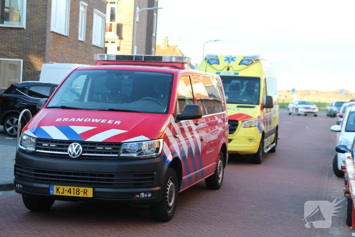 Vlam slaat in de pan tijdens bakken speklappen, bewoner loopt brandwonden op
