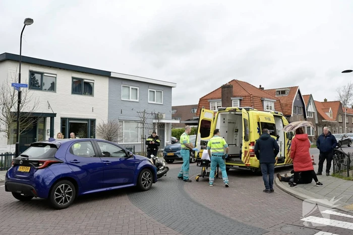 Man op scooter aangereden door automobiliste