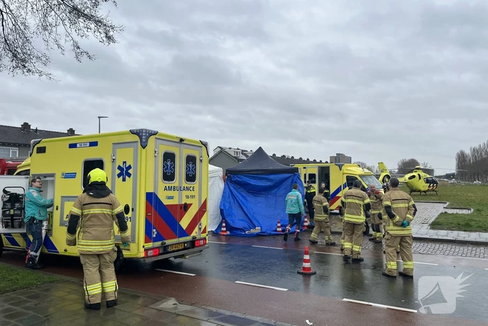 Traumahelikopter geland op grasveld