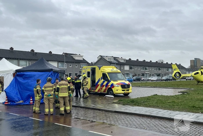 Traumahelikopter geland op grasveld