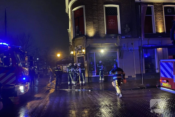 Veel rook bij brand in cafe