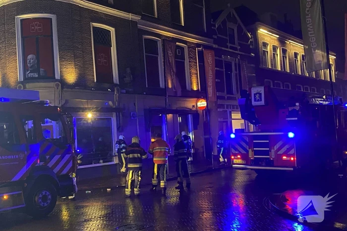 Veel rook bij brand in cafe