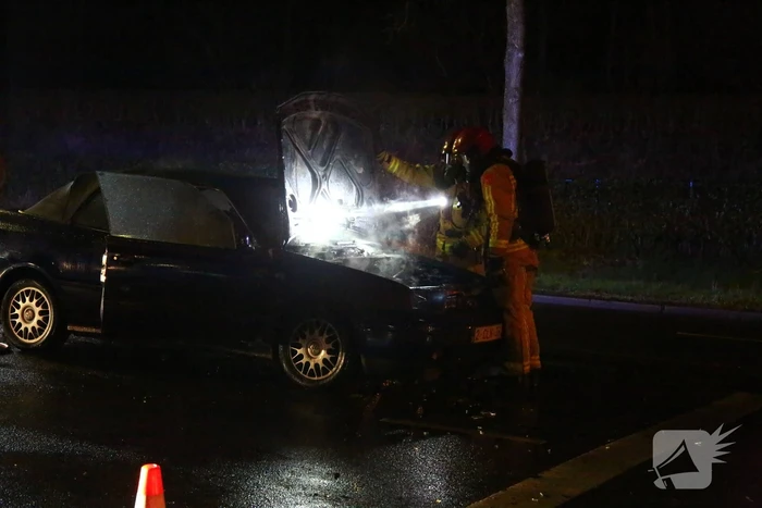 Auto verwoest door brand