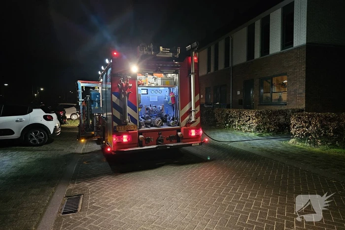 Brand in schuur achter woning