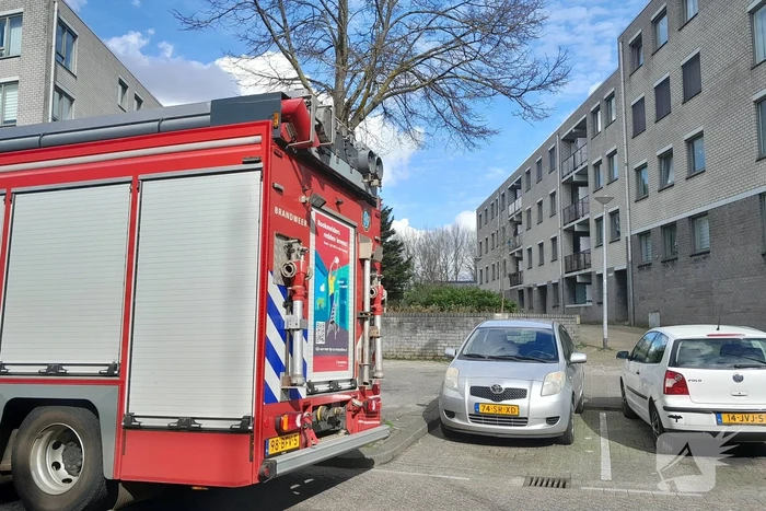 Brandweer beukt deur in na waterlekkage