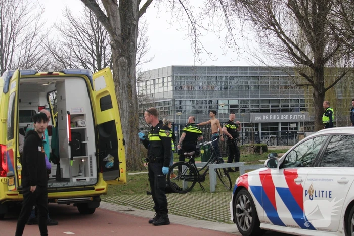 Politie trekt vuurwapen bij aanhoudingen na steekpartij