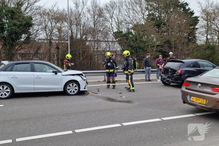 Veel schade bij kop-staartbotsing