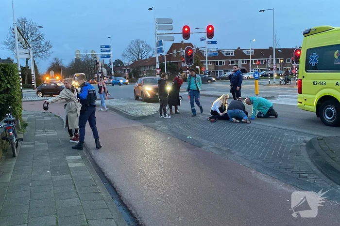 Fietser gewond bij botsing met auto