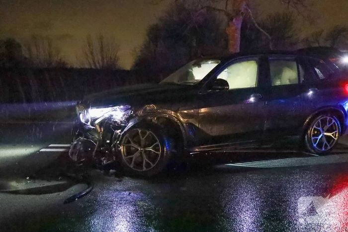 Flinke schade bij botsing tussen twee auto's