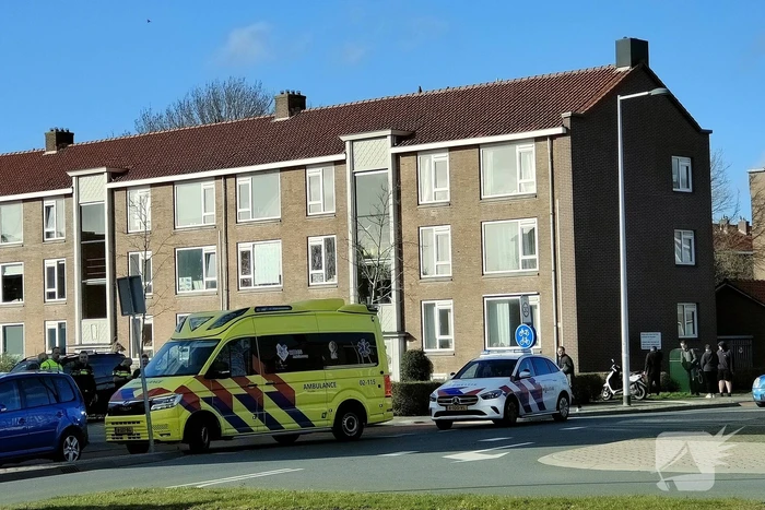 Fietsster en automobilist botsen met elkaar