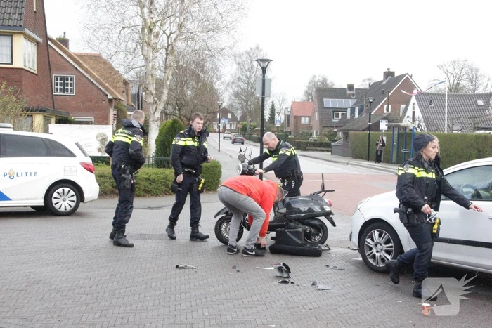 Scooterrijder gewond bij harde botsing met auto