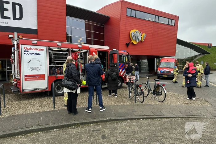 Brandweerthema bij kleuterbioscoop