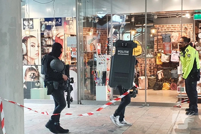 Massale inzet politie vanwege mogelijk vuurwapen