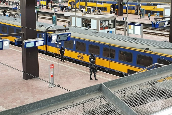 Massale inzet politie vanwege mogelijk vuurwapen