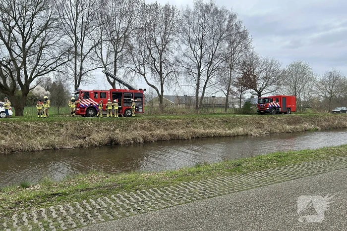 Brandweer zoekt naar persoon in water