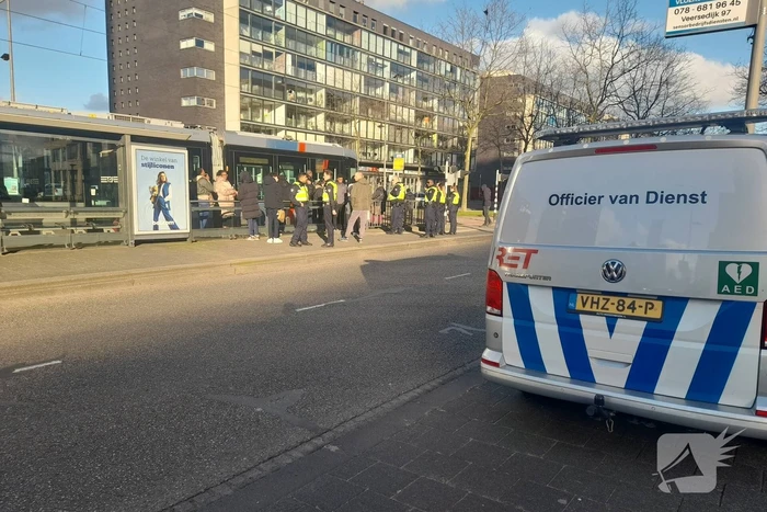 Tramverkeer richting Kuip plat door lastige reiziger en kapotte tram