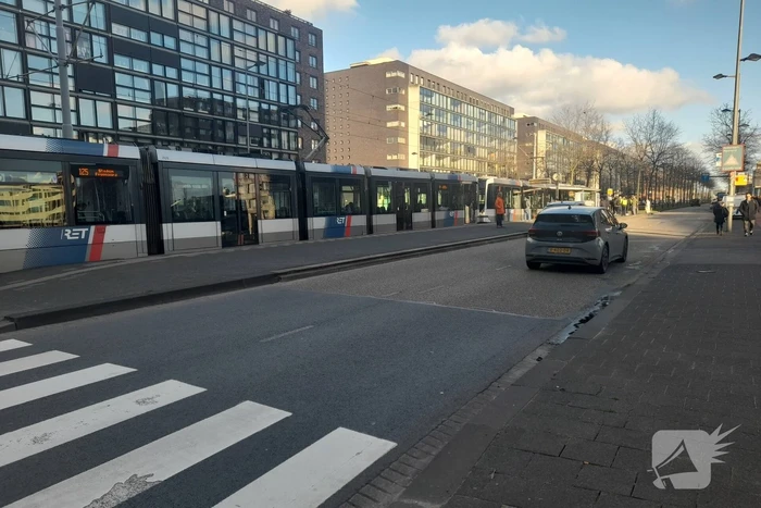 Tramverkeer richting Kuip plat door lastige reiziger en kapotte tram