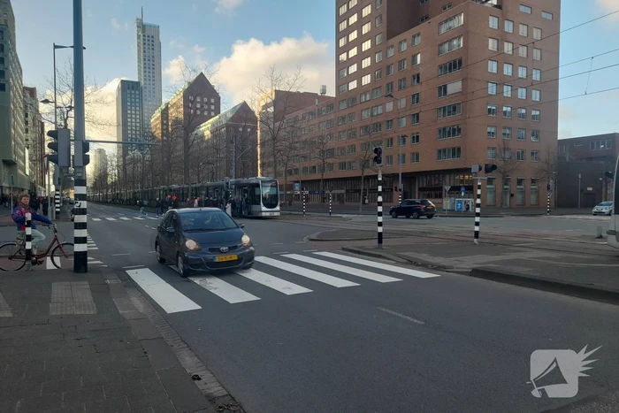 Tramverkeer richting Kuip plat door lastige reiziger en kapotte tram