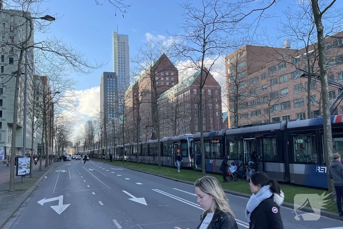 Tramverkeer richting Kuip plat door lastige reiziger en kapotte tram