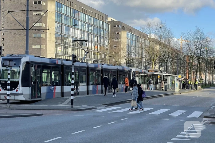 Tramverkeer richting Kuip plat door lastige reiziger en kapotte tram