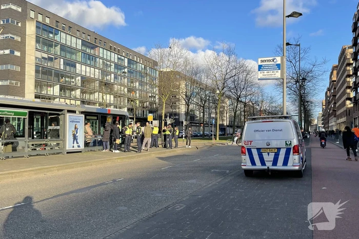 Tramverkeer richting Kuip plat door lastige reiziger en kapotte tram