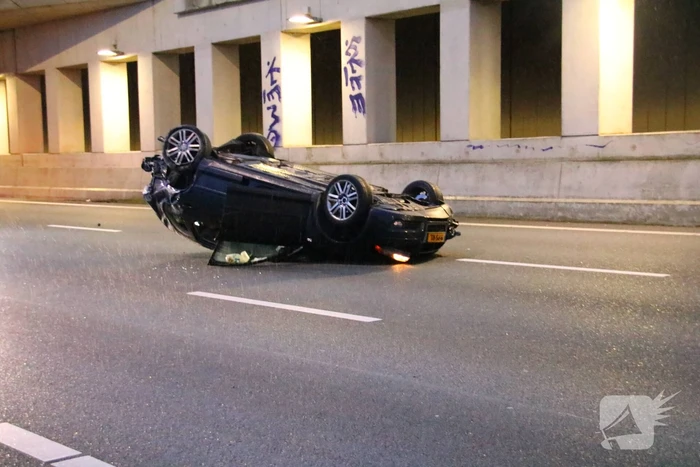 Snelweg afgesloten na zwaar ongeval