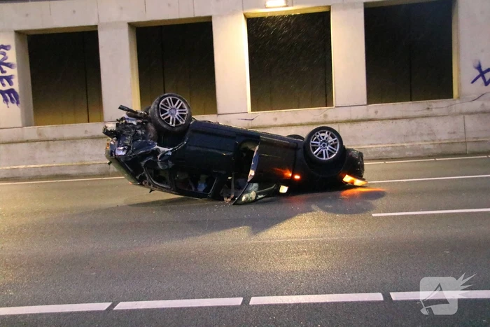 Snelweg afgesloten na zwaar ongeval