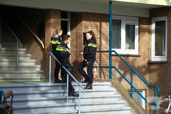 Politie doet inval in woning