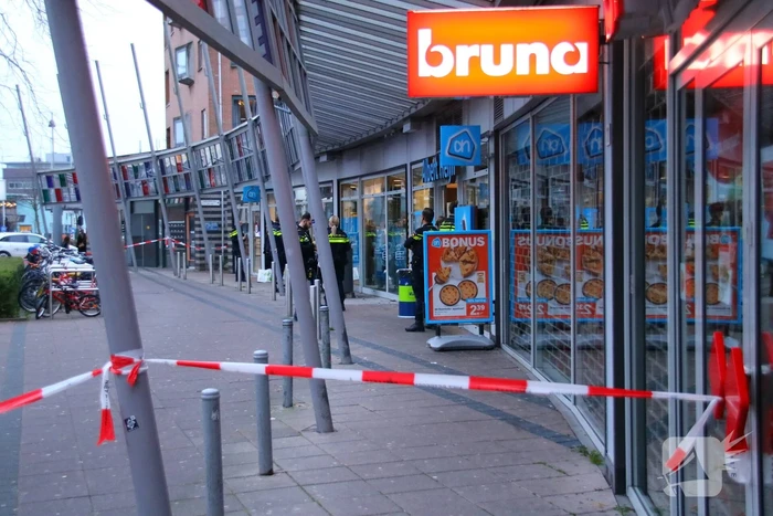 Persoon gewond na steekpartij in supermarkt