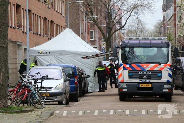 Vrouw in trapportiek doodgeschoten