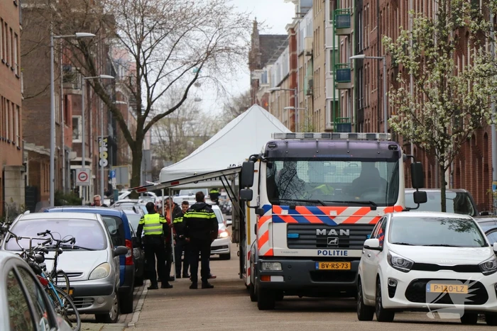 Vrouw in trapportiek doodgeschoten