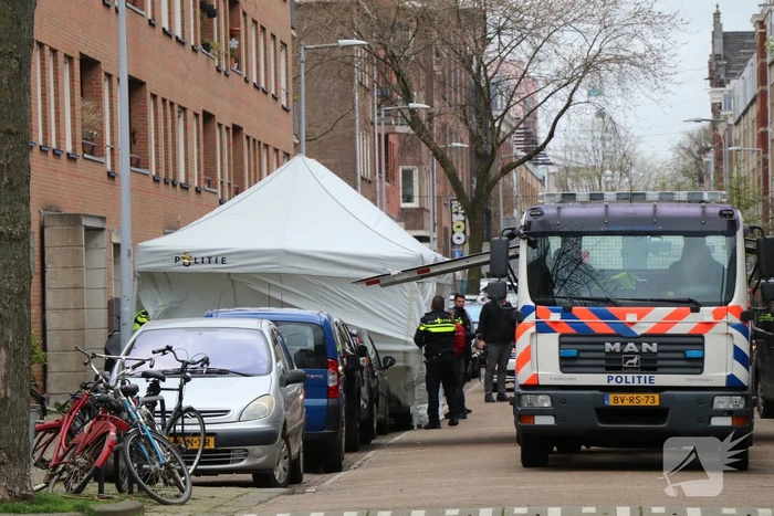 Vrouw in trapportiek doodgeschoten