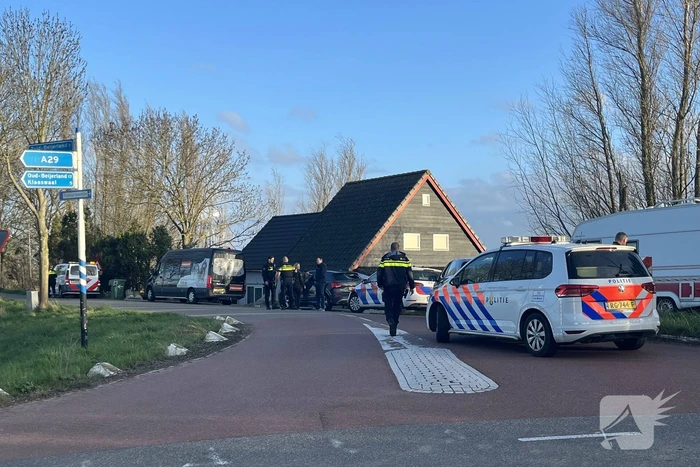 23-jarige stenengooier aangehouden, voertuigen beschadigd