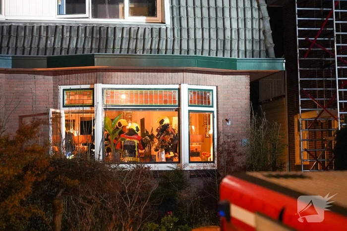 Brand in schoorsteen van woning