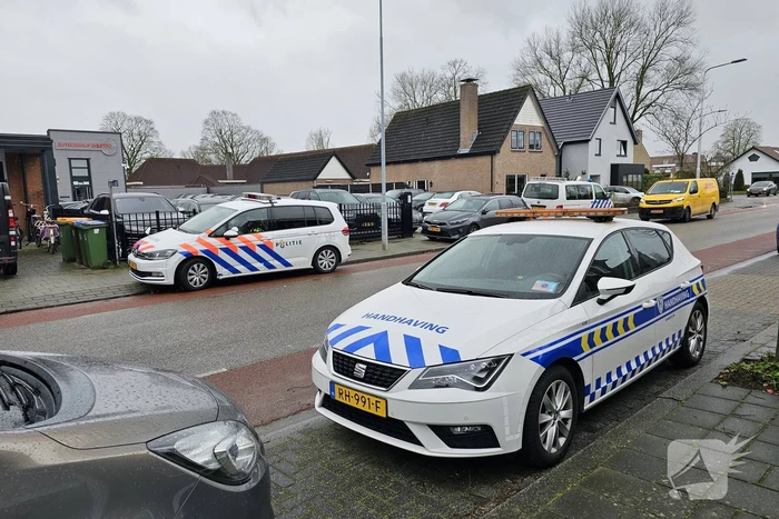 Vuurwapen aangetroffen bij controle autobedrijf