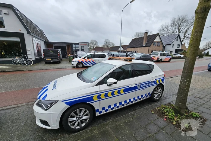 Vuurwapen aangetroffen bij controle autobedrijf
