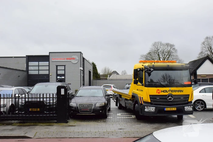 Vuurwapen aangetroffen bij controle autobedrijf