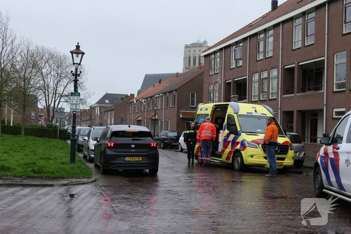 Persoon aangereden door auto, slachtoffer gewond