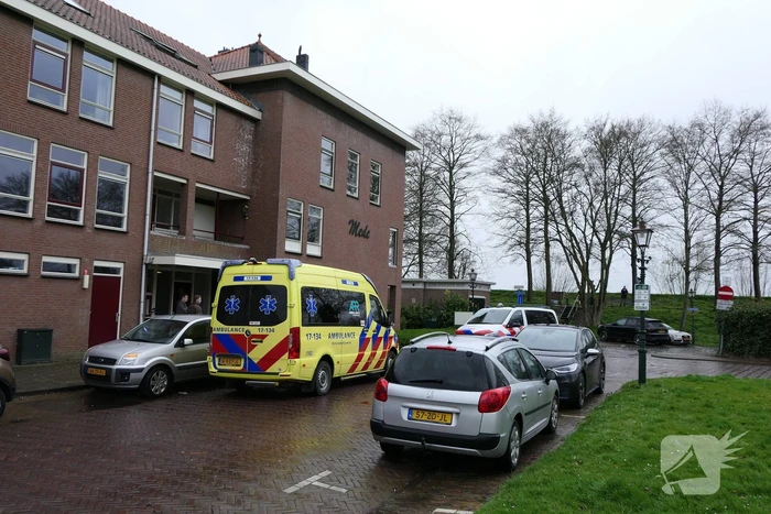 Persoon aangereden door auto, slachtoffer gewond