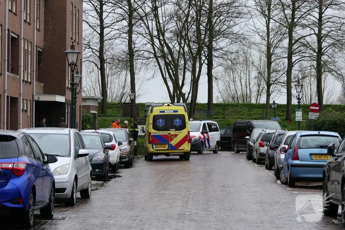 Persoon aangereden door auto, slachtoffer gewond