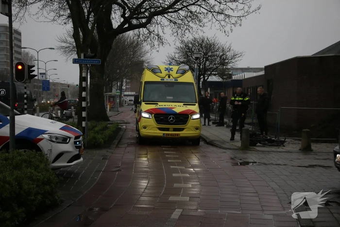 Fietsster geschept door automobilist